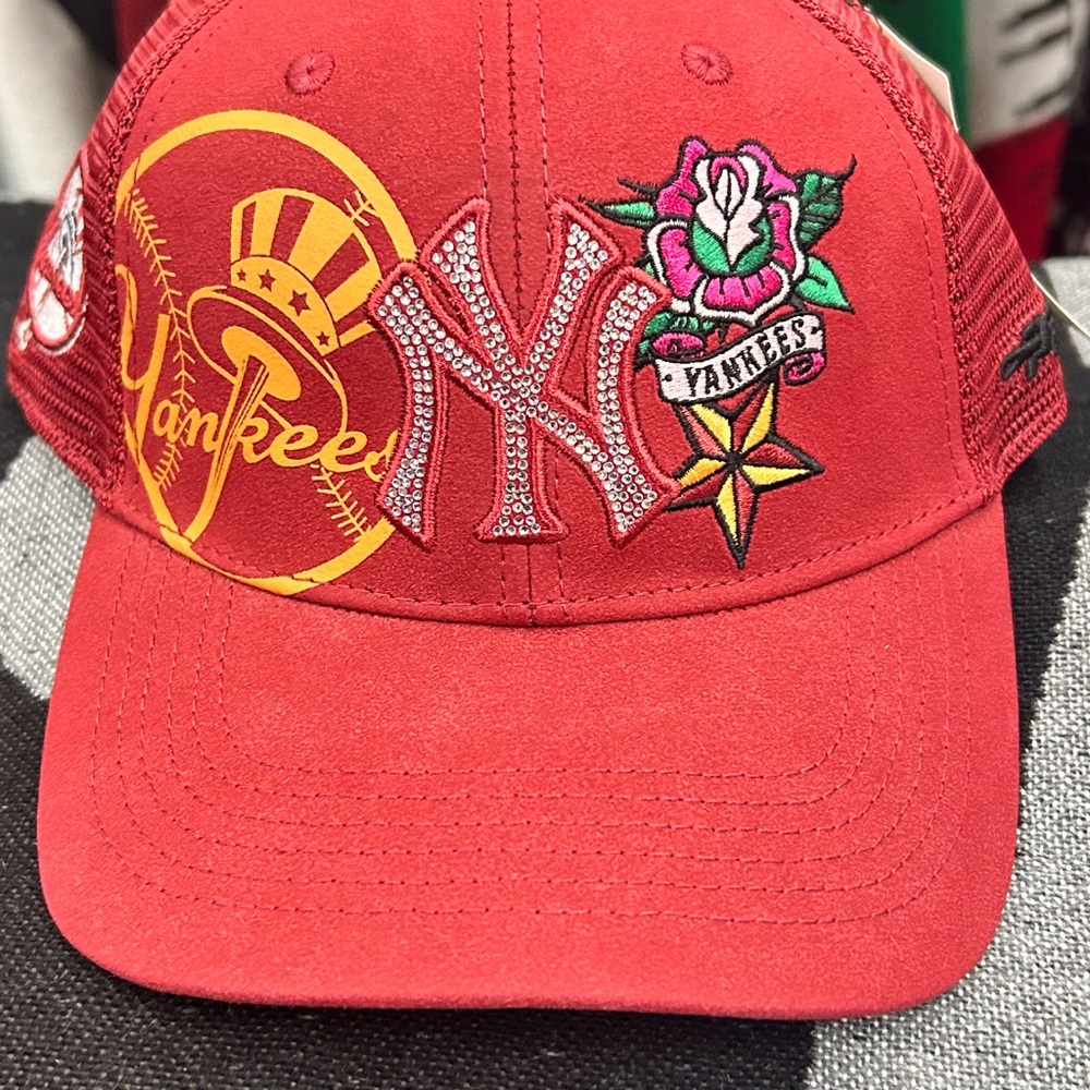 The Great China Wall Red Embroidered Cap